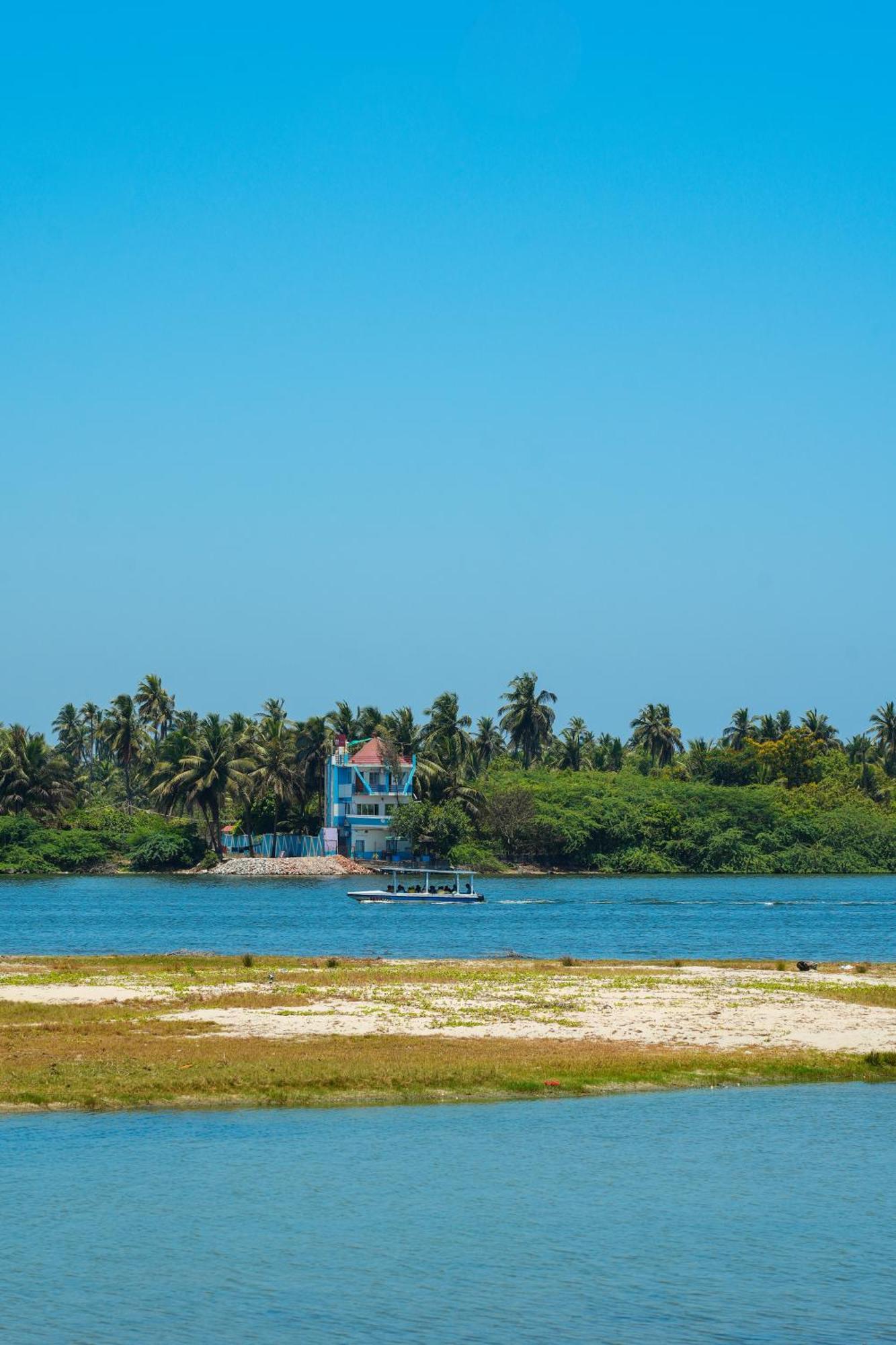 Victoria'S River View Resort Pondicherry Bagian luar foto